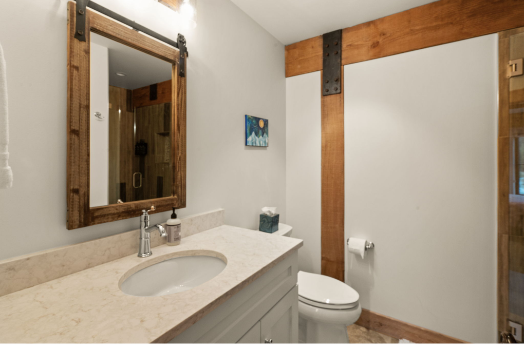 Upstairs Loft Right Guest Bedroom 4 - En-Suite Full Bath w. Walk-In Shower