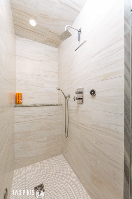 En Suite Walk-In Shower