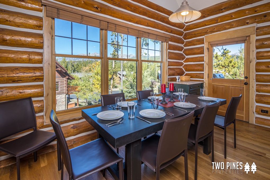 Dining Area with Table Seating for 6 Guests