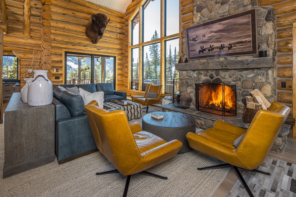 Great Room with Fireplace