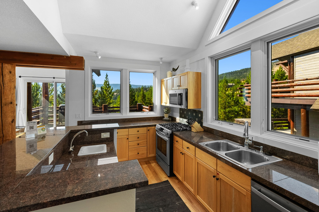 Newly Updated Kitchen