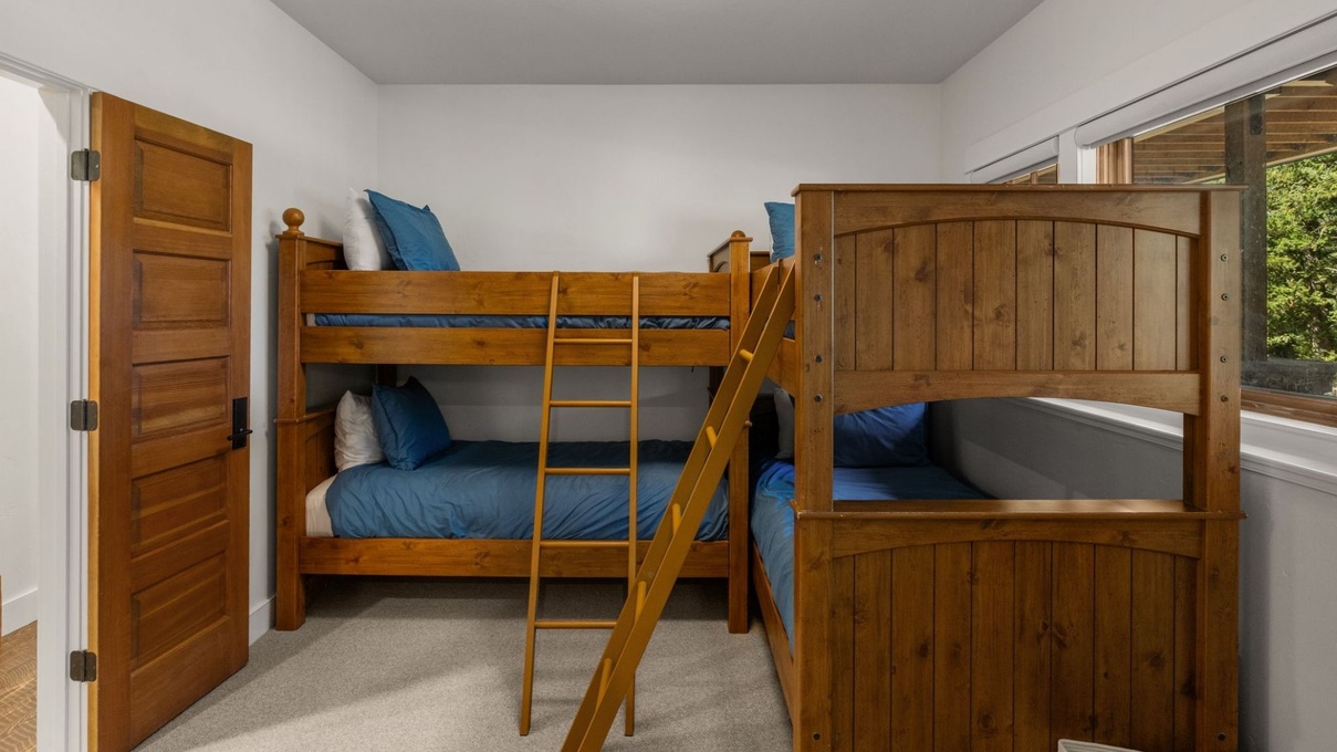 Bunk Room Sleeps 4
