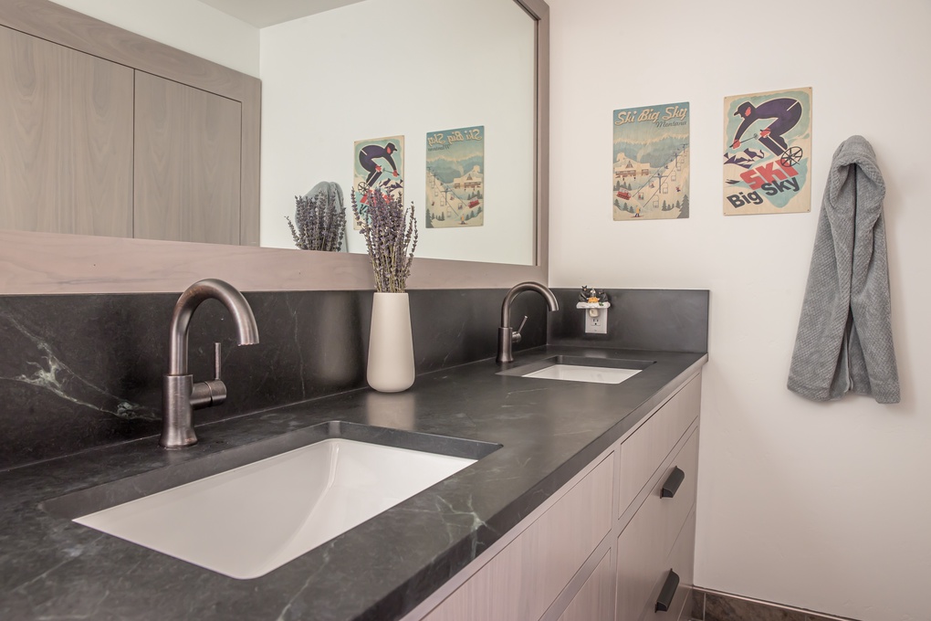 Dual Vanity