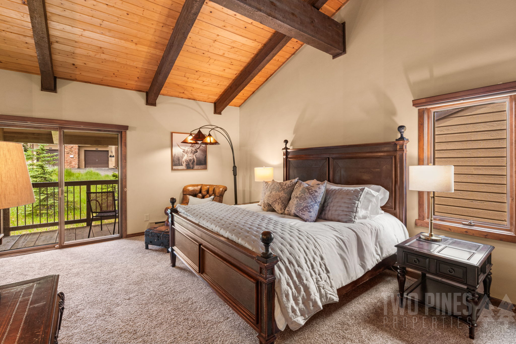 Right Primary Bedroom, Main Floor