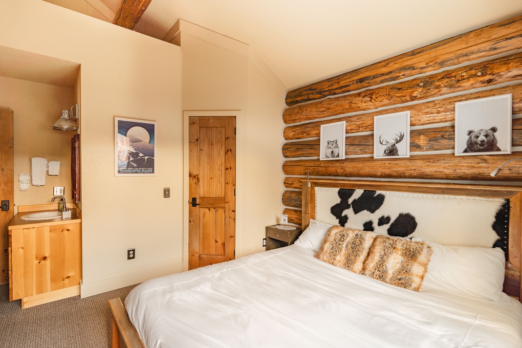 Primary Bedroom: King Bed and En Suite Full Bathroom