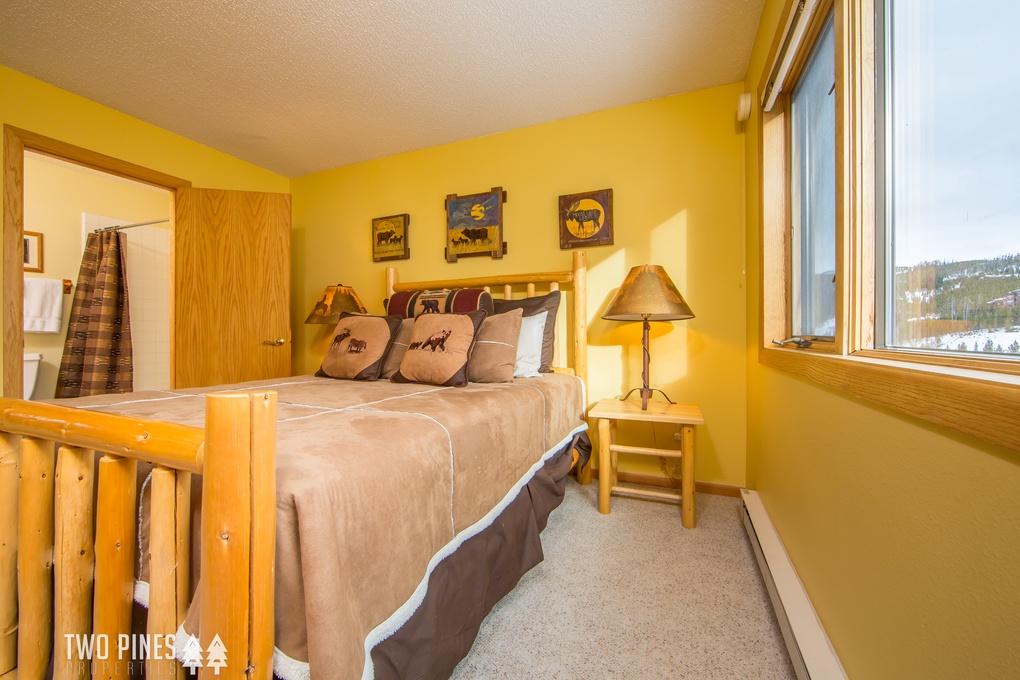 Guest Bedroom with Queen Bed