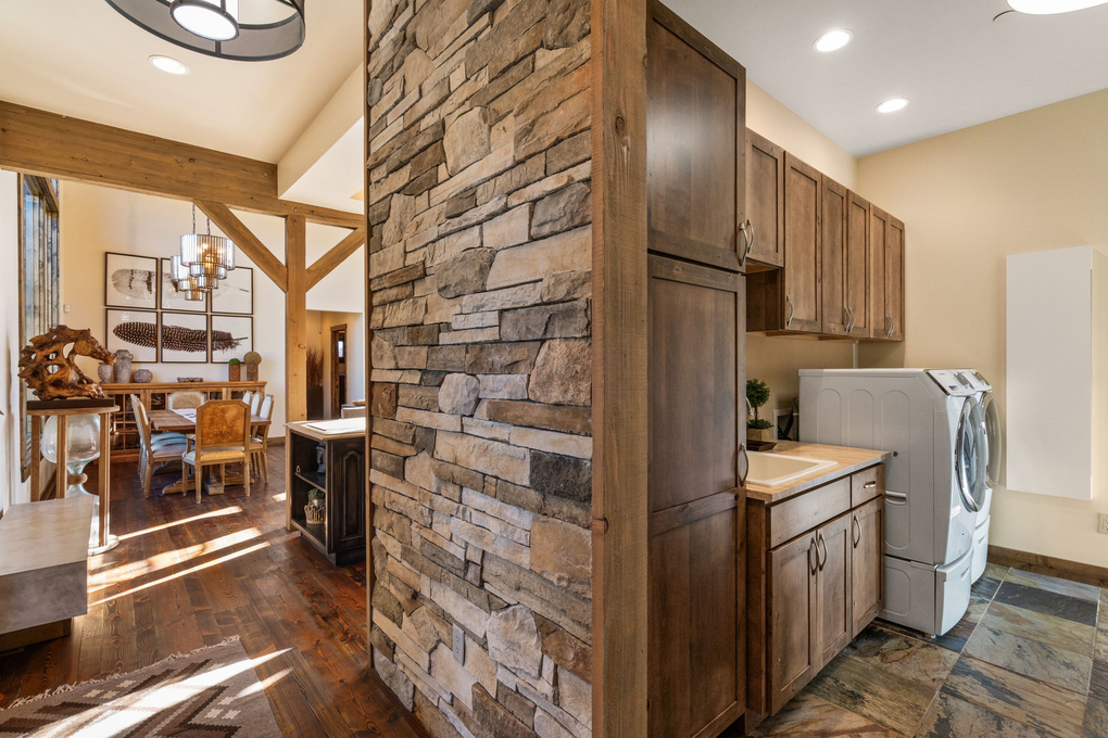 Entryway Mud/Laundry Room