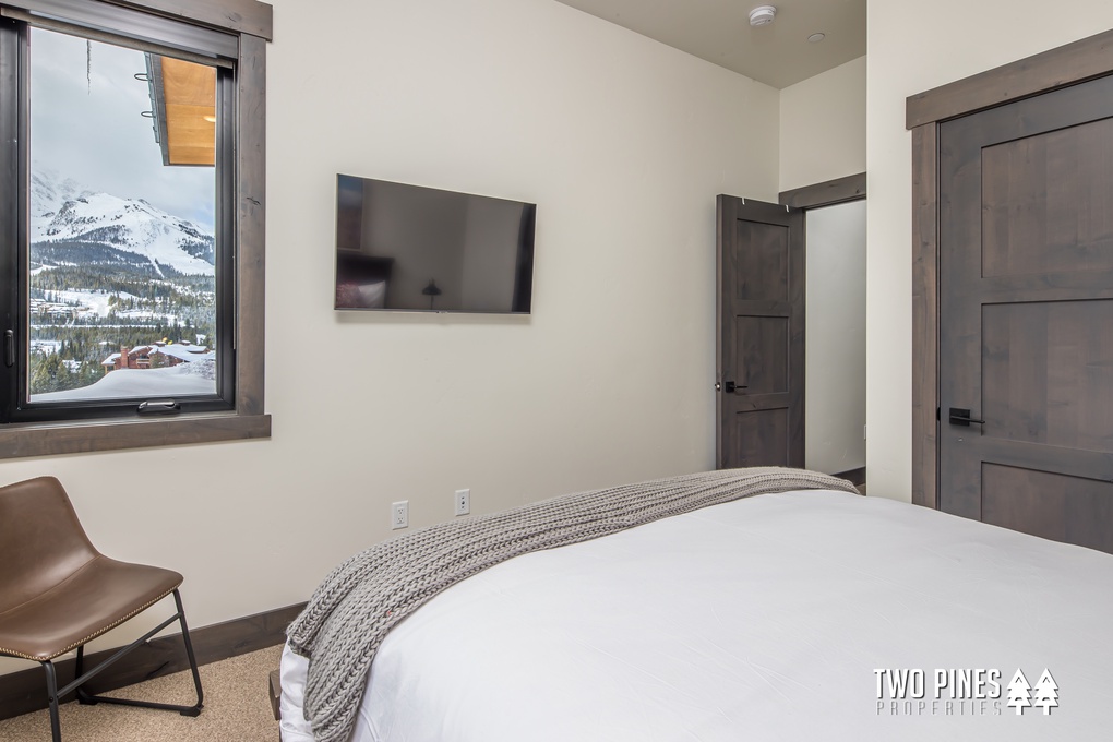 Guest Bedroom with Queen Bed