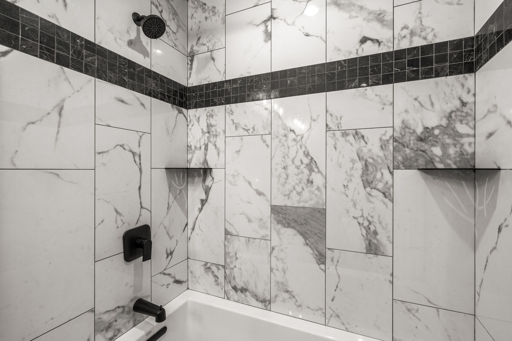 Third Floor Hallway Full Bath