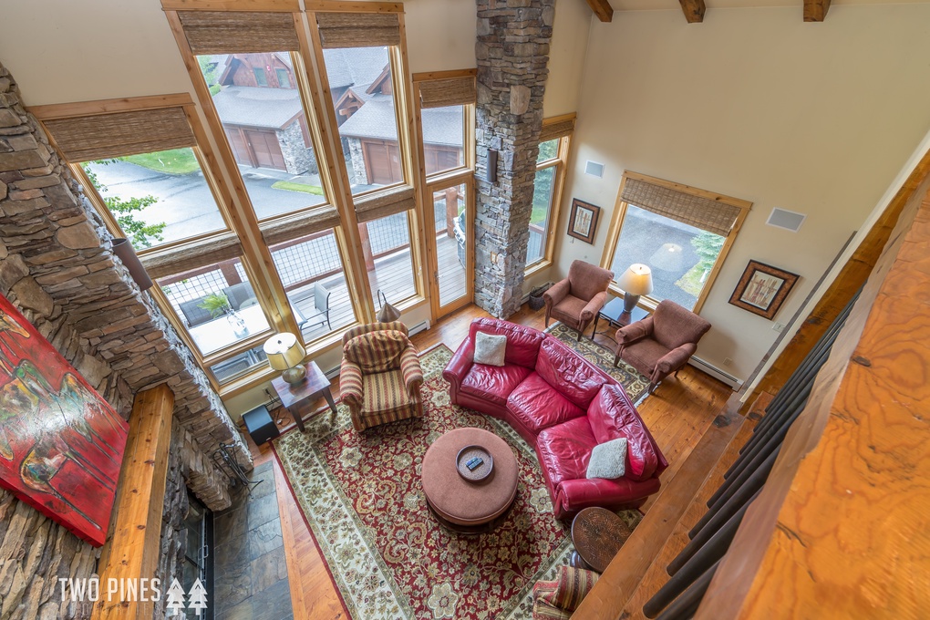 Floor to ceiling windows with Plenty of Mountain Visibility