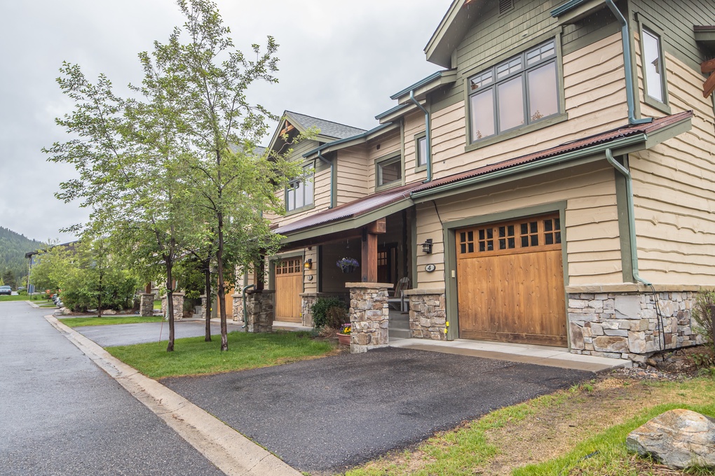 Garage Parking for 1, Driveway Parking for 1, Parking for 2 Cars