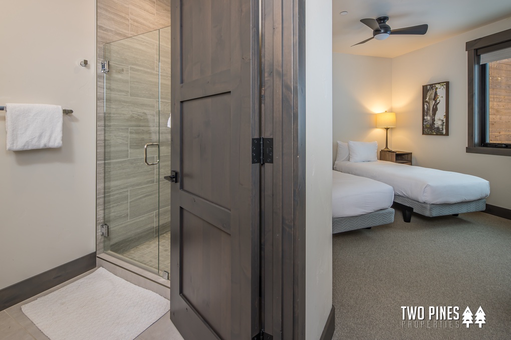 Guest En Suite with Walk-In Shower