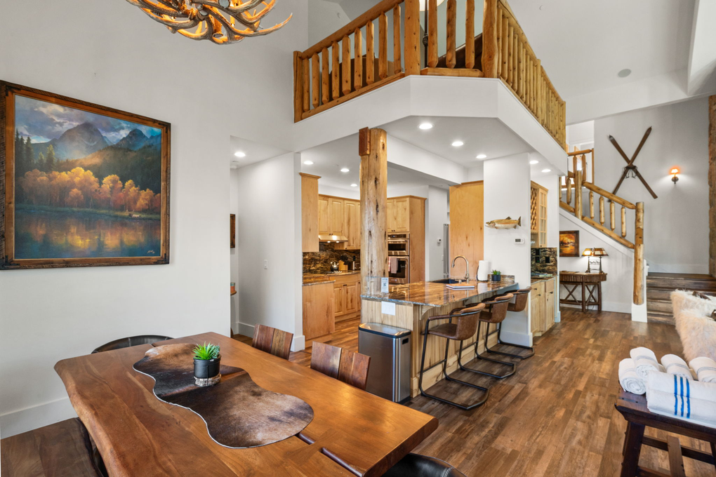 Open Concept Dining Area