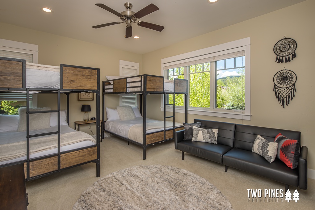 Bunk Room - Sleeps 7
