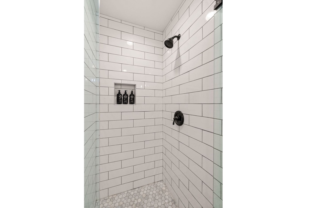 Upstairs Bunkroom, Newly Renovated En-Suite