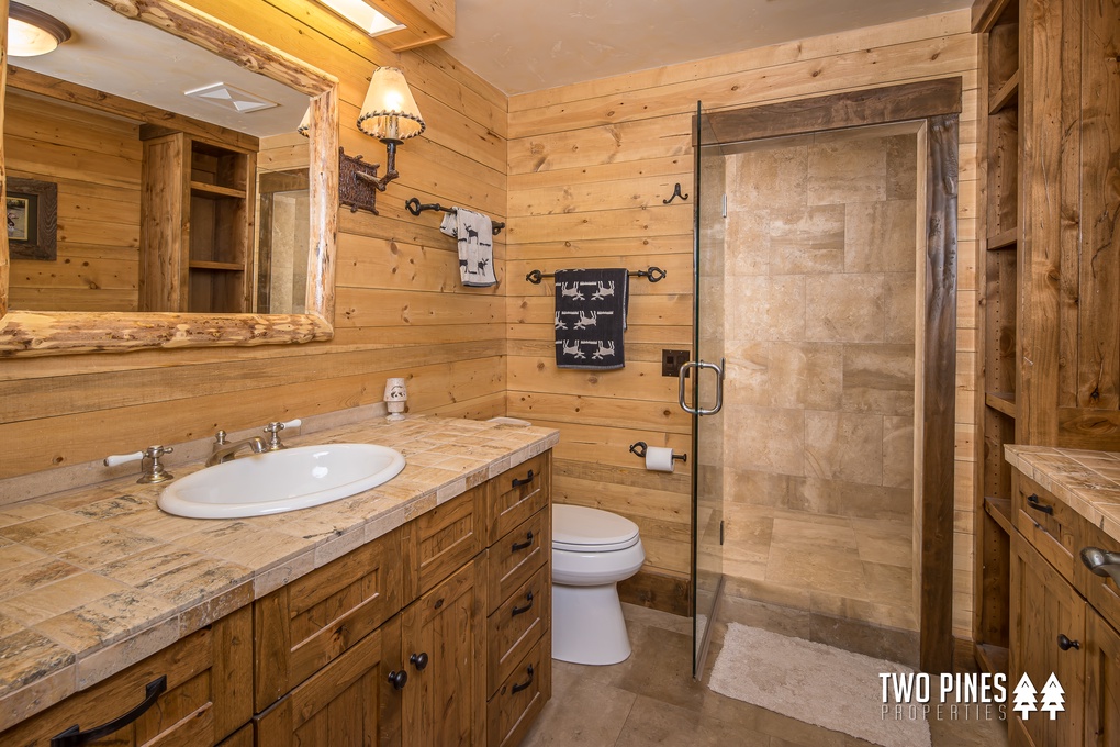Lower Level 2nd Primary Ensuite