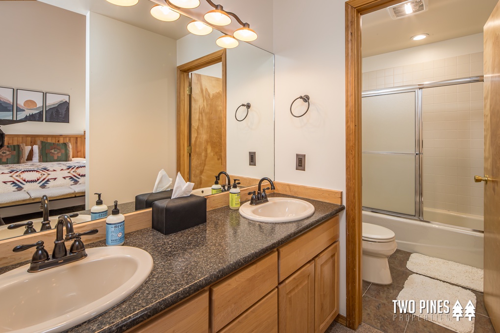 King En-Suite Bathroom