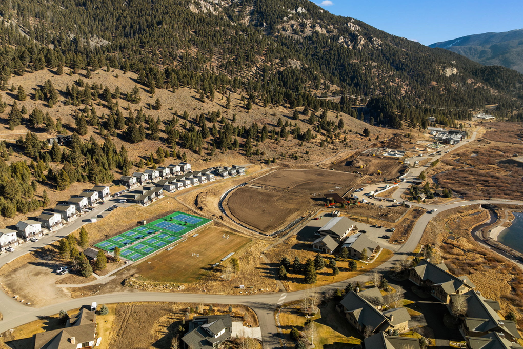 Community Park Nearby with Pickleball, Soccer, Pump Track, Skate Park, Disc Golf and More!