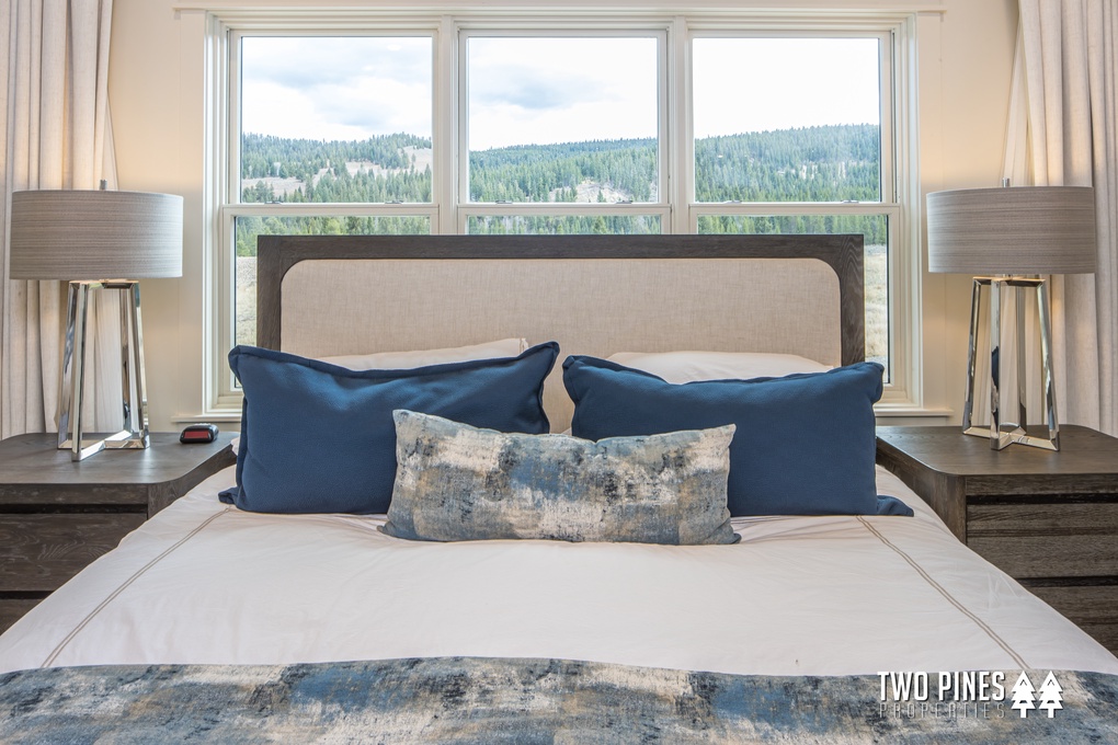 Guest Bedroom with Queen Bed
