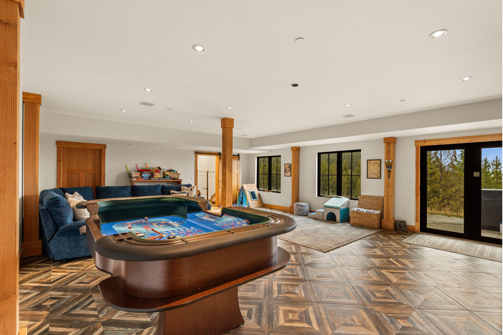 Downstairs Recreation Lounge w. Gym, Craps Table, Dart Board and Hot Tub Access
