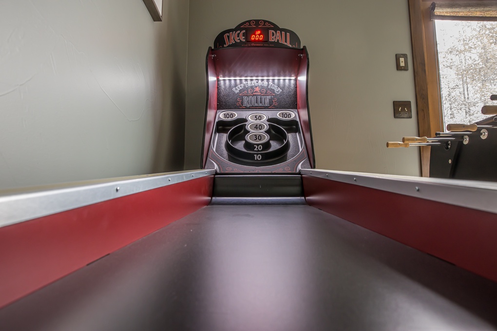 GAME ROOM - 8 Little Thunder-6227