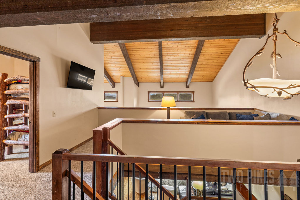 Entryway Staircase to Upstairs