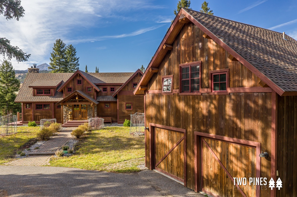 Detached Garage