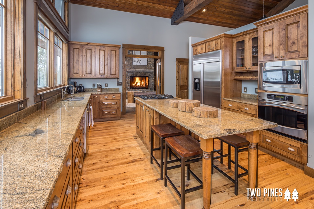Large Kitchen Island, Perfect for Entertaining
