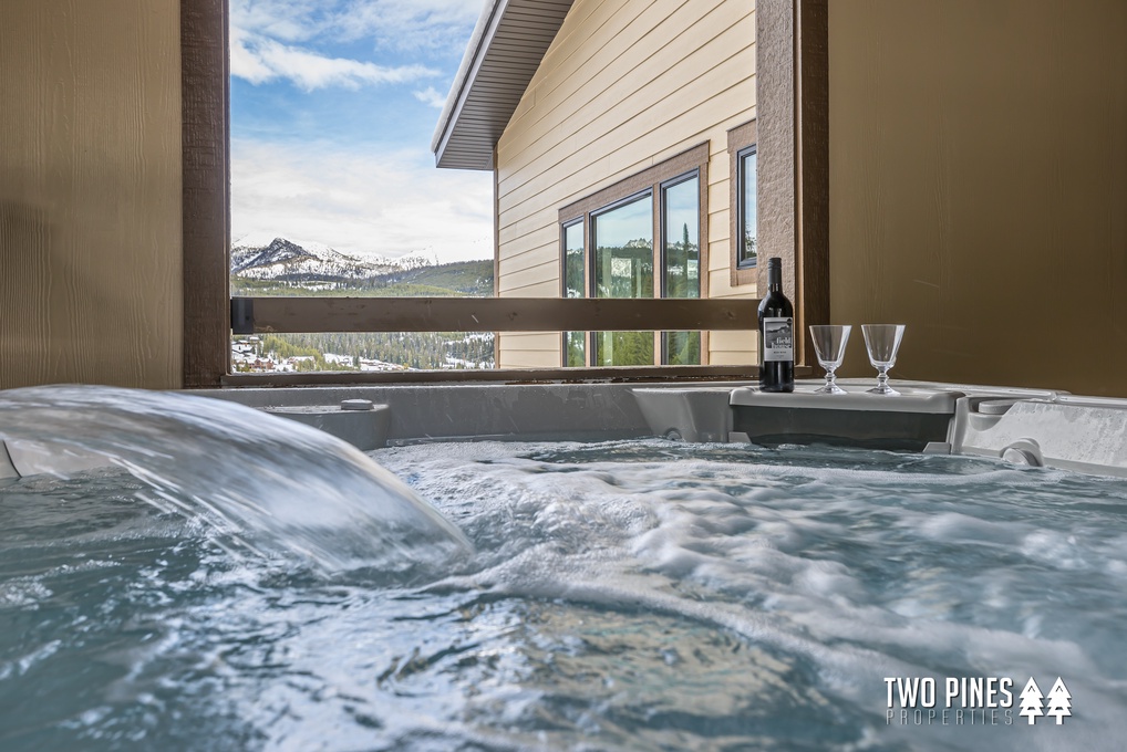 Private Hot Tub with Panoramic Mountain Views