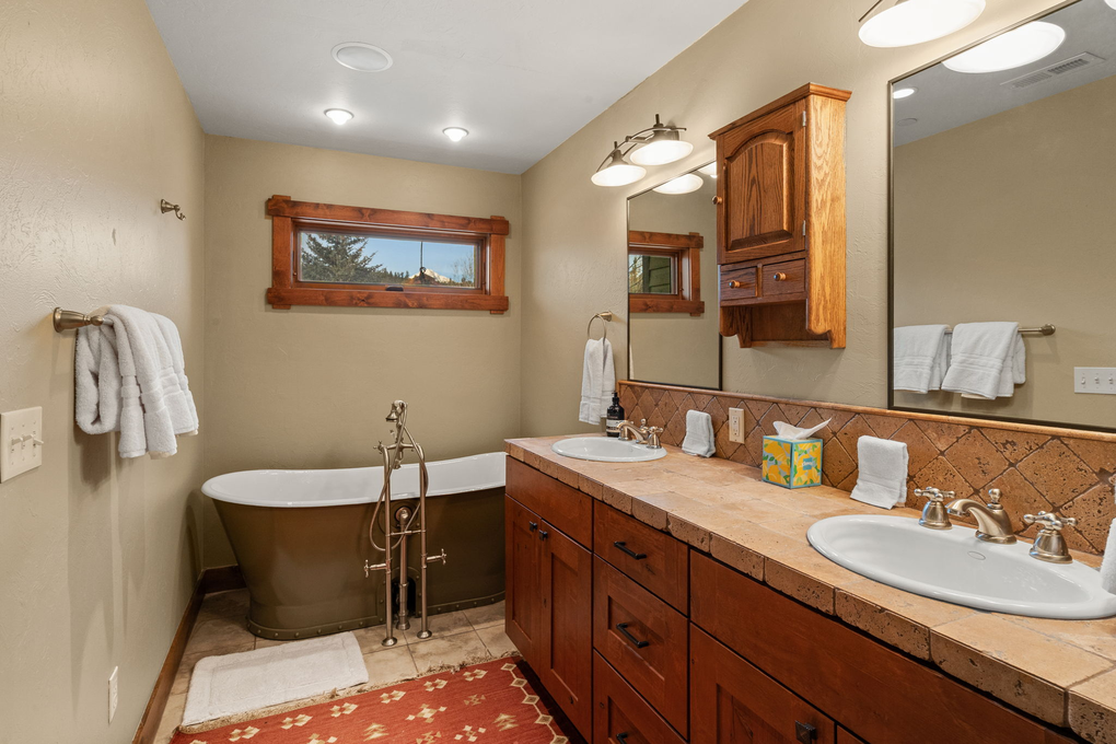 Primary Bedroom En-Suite - Second Floor