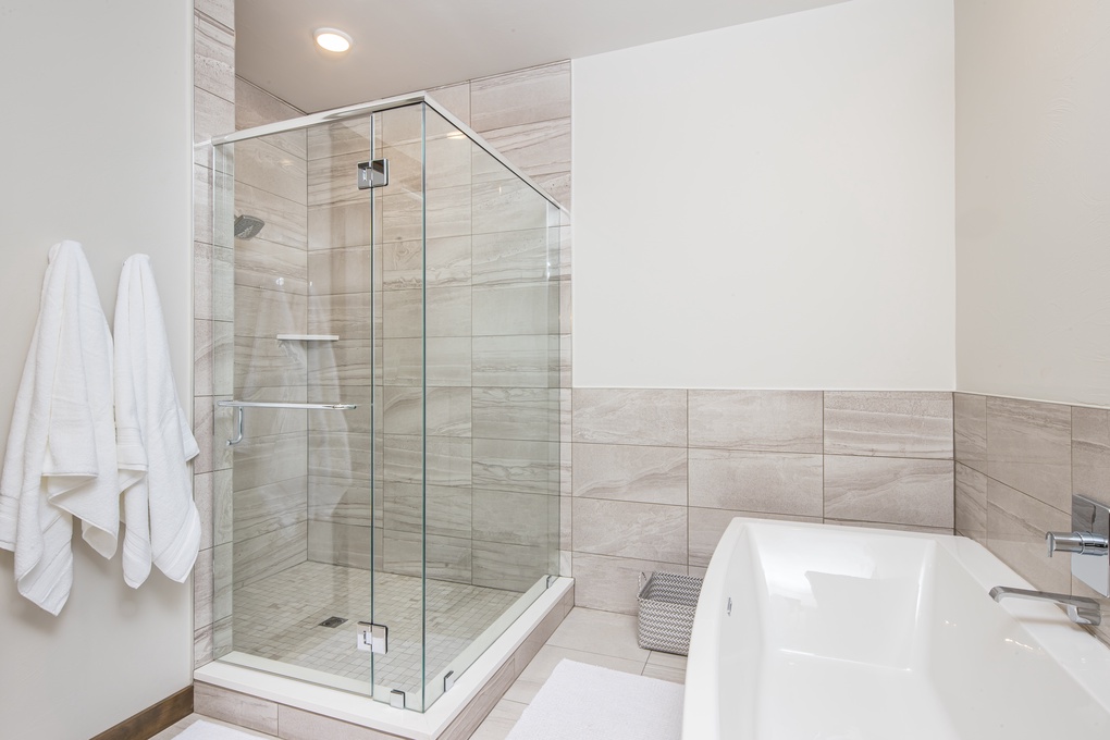 Master en Suite with Walk-In Shower and Soaking Tub