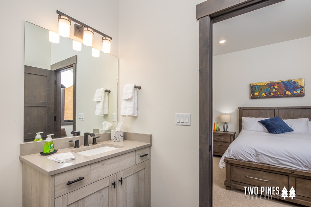 Guest Room En Suite with Walk-In Shower