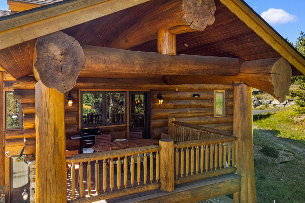 Private Deck from Kitchen w Grill