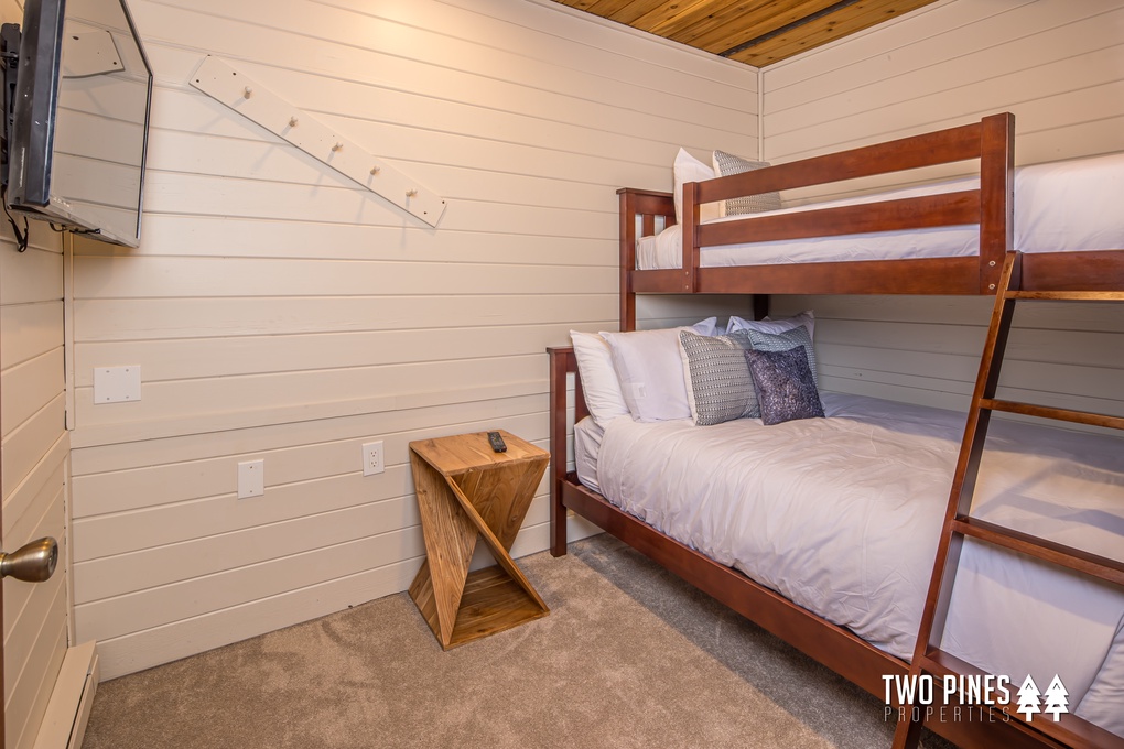 Full over Twin Bed Alcove