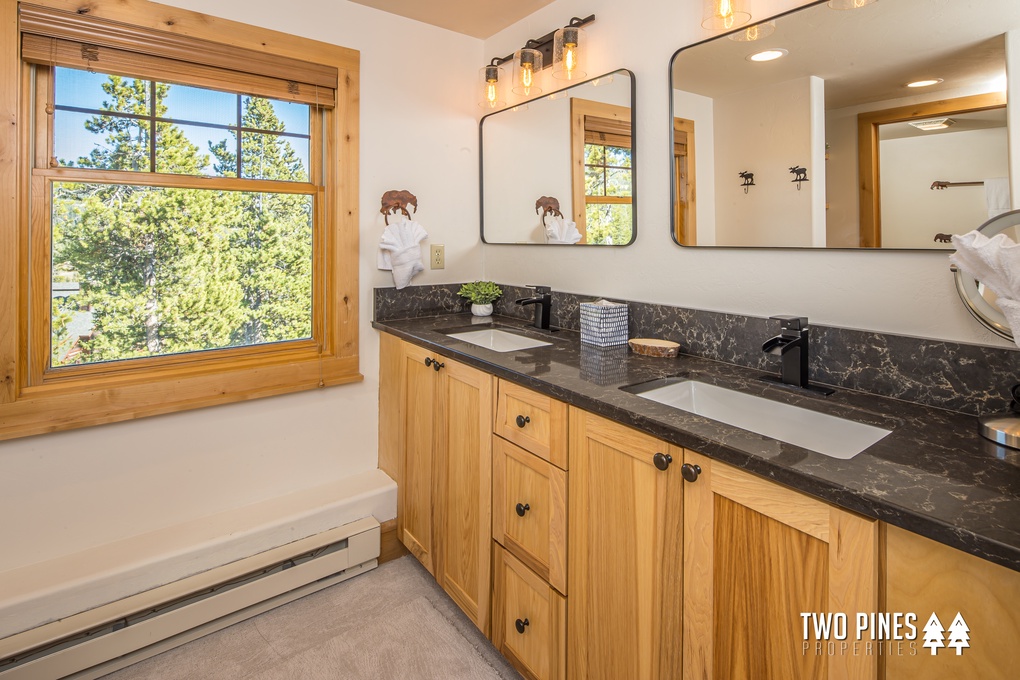 Dual Vanity's in the Primary En Suite