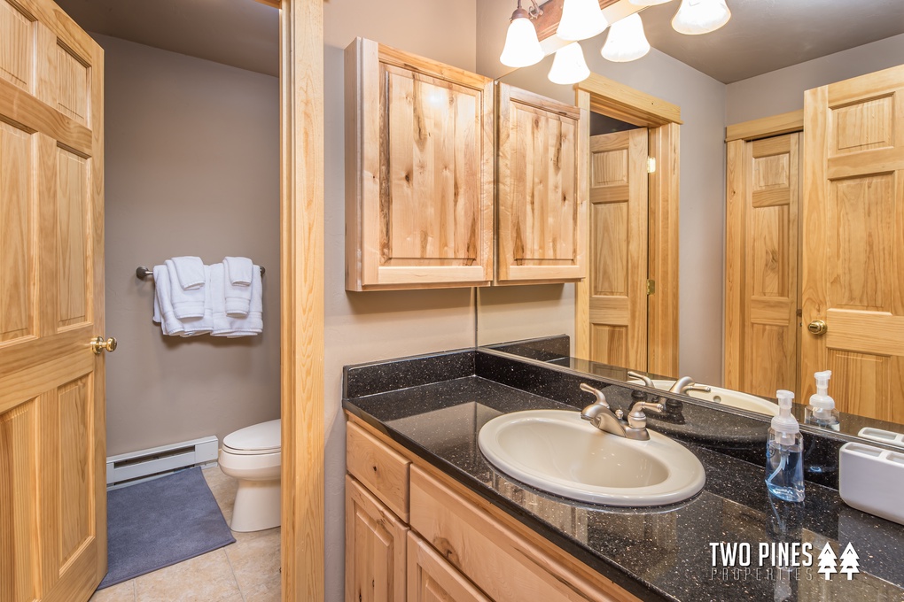 2nd King En-Suite Bathroom