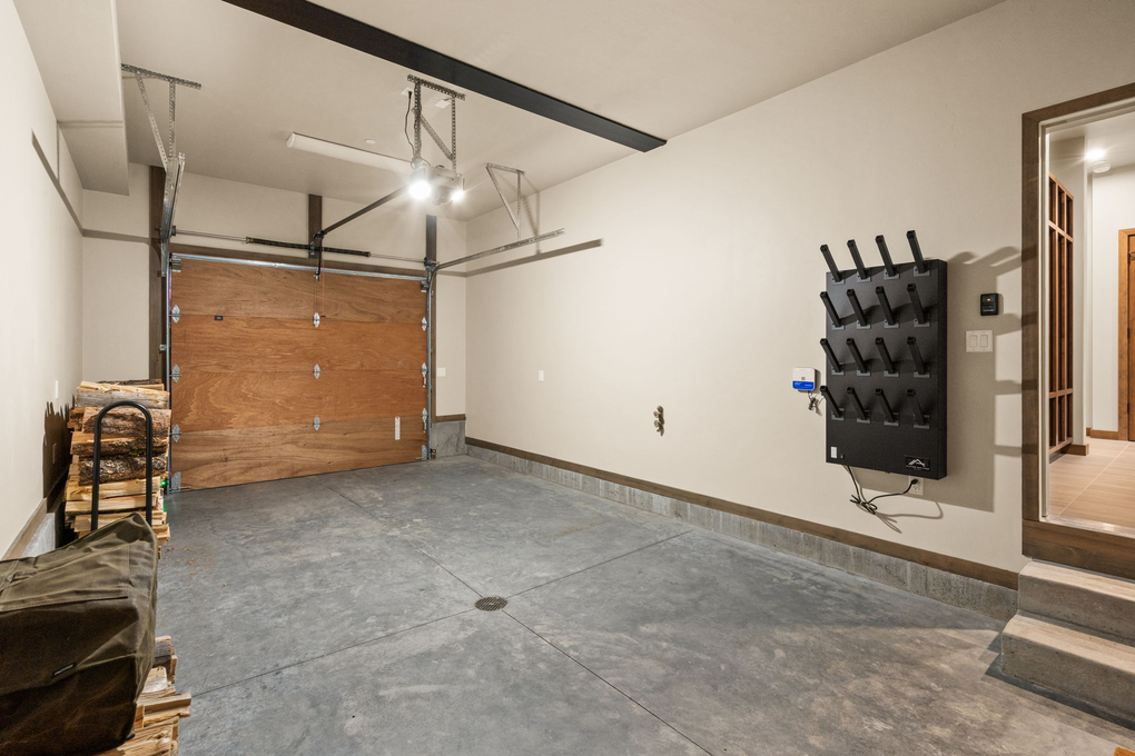 Heated Garage with Boot Dryer