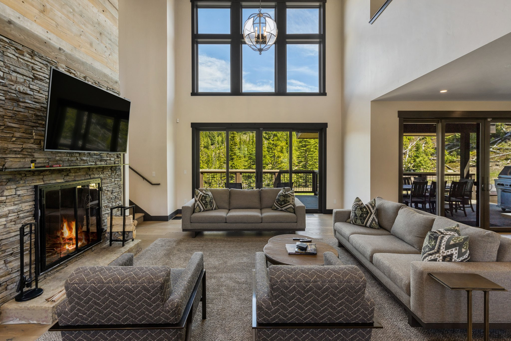 Living Room (main floor)