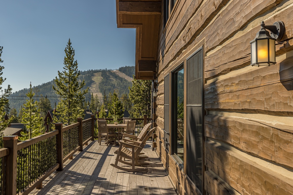 Private Deck