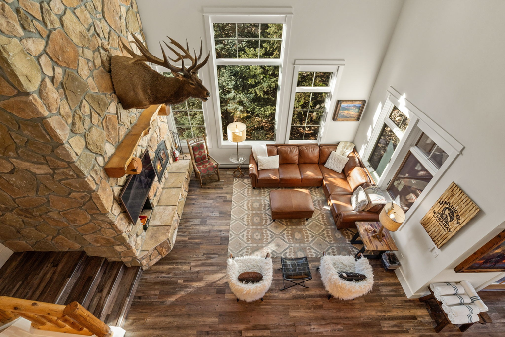 Spacious Living Room