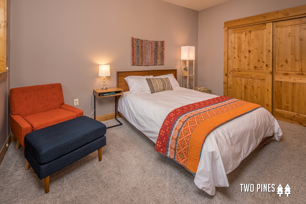 Upper Level Guest Bedroom with Queen Bed