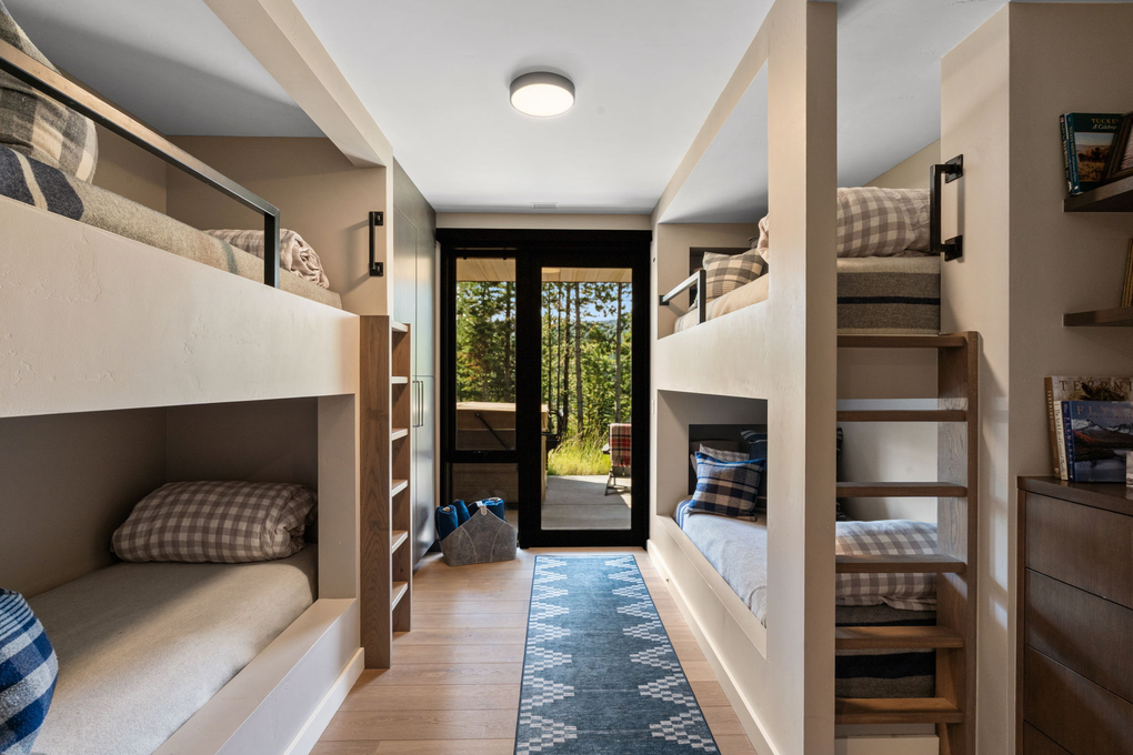 Bunk Room w. Hot Tub Access
