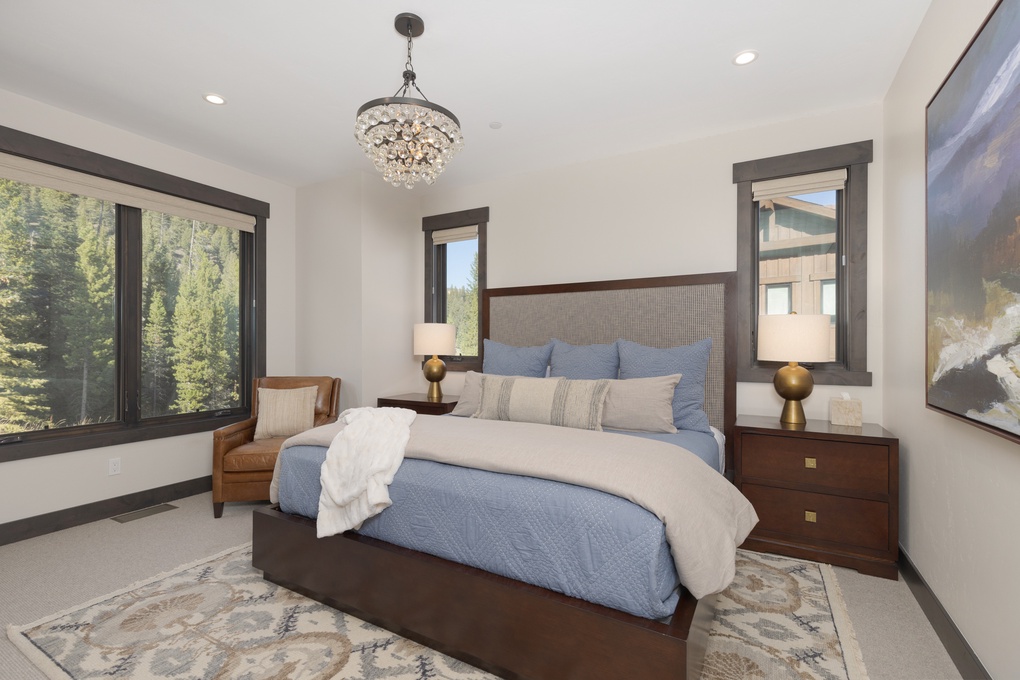 Primary King Suite w/ En-Suite