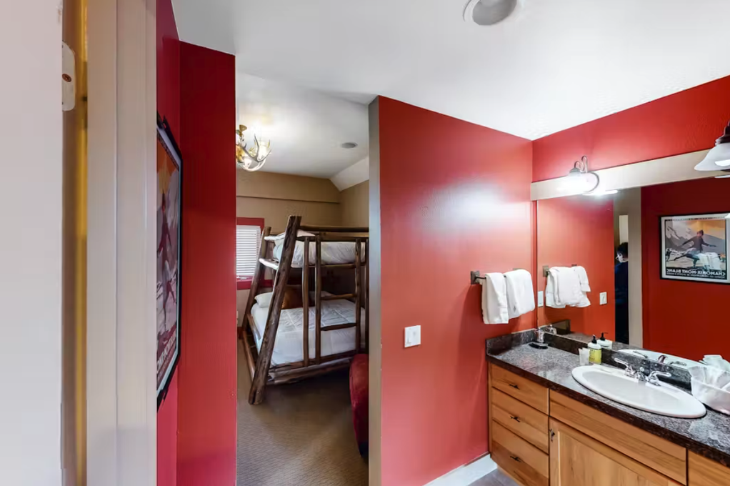 Bunk Room and Vanity