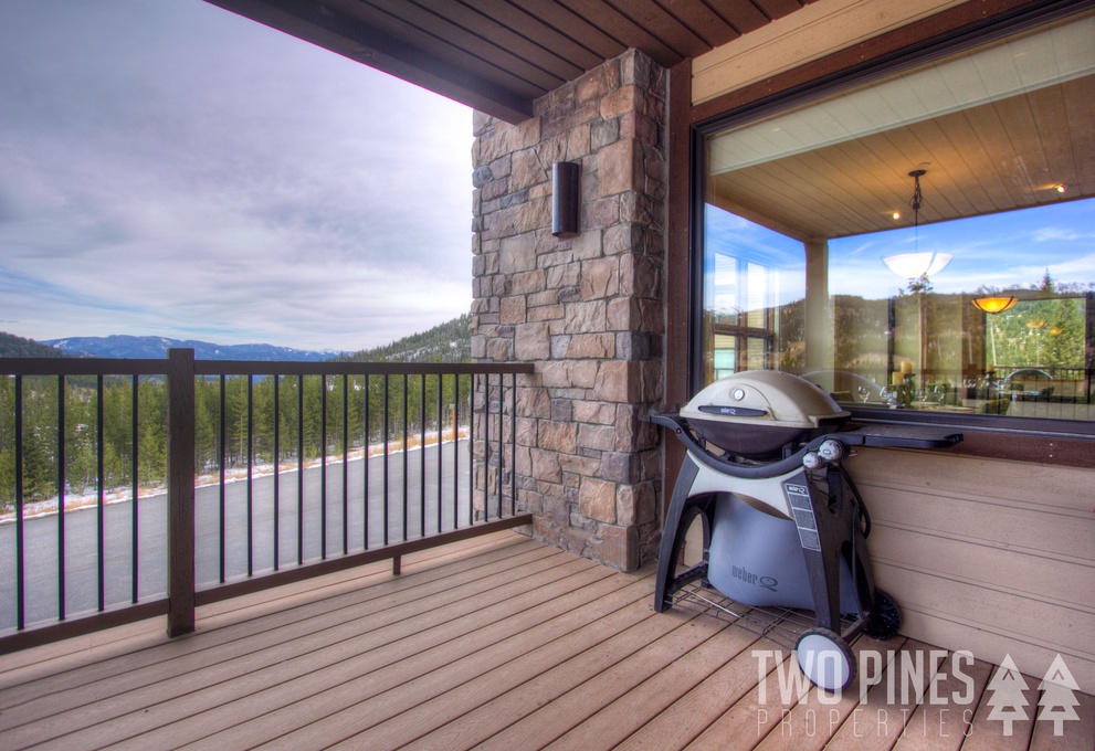 Private Deck with Grill