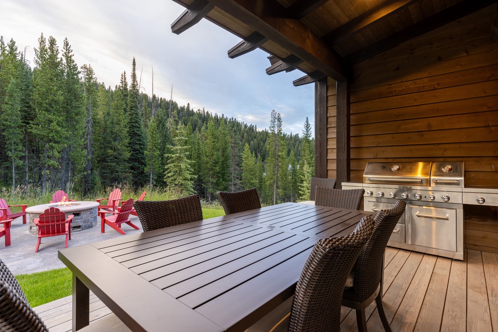 Private Deck with Grill and Table Seating for 6