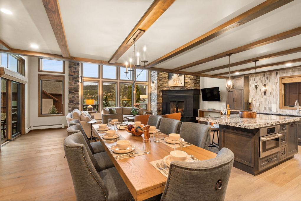 Open Concept Main Floor, Dining Table for 8