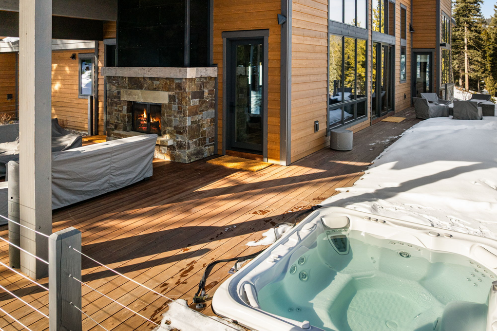 Private Outdoor Entertainment Space