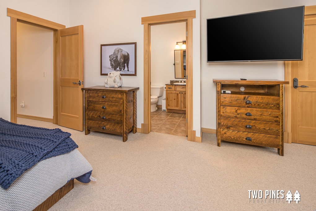 Bunkroom with Flatscreen TV