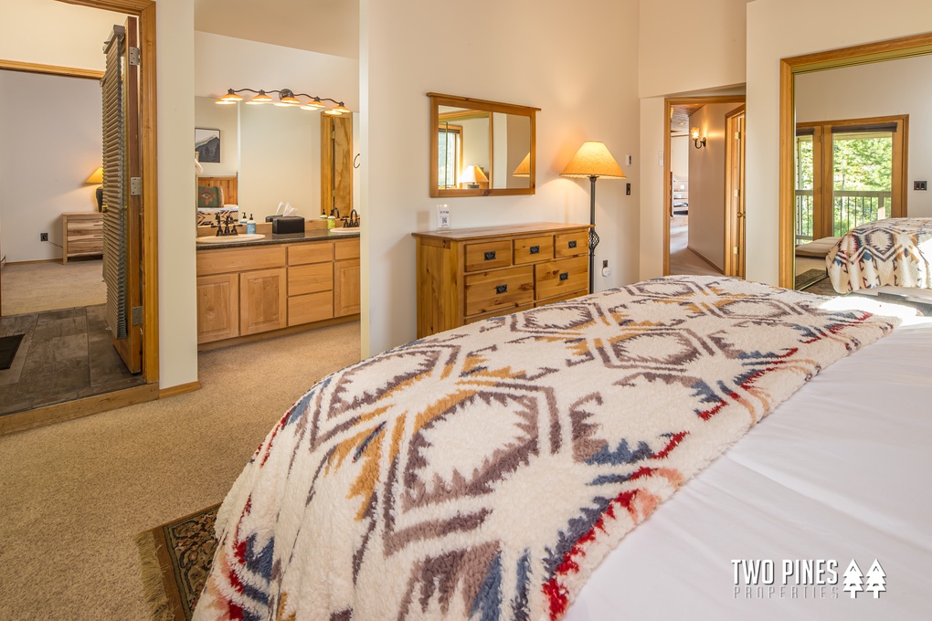 King Bedroom with En-Suite
